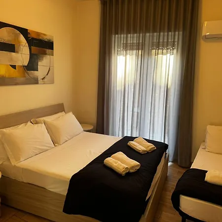 Luciano Colosseo Apartment *