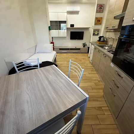 Apartment Luciano Colosseo *