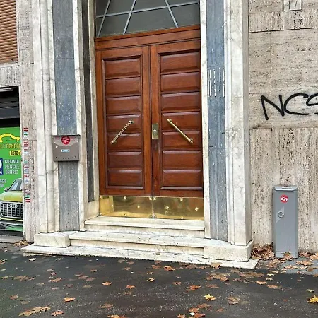 Apartment Luciano Colosseo